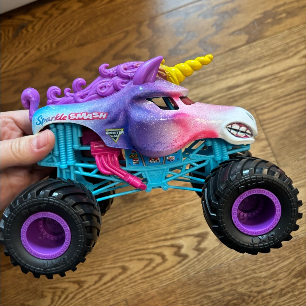 Monster jam monster truck sparkle smash